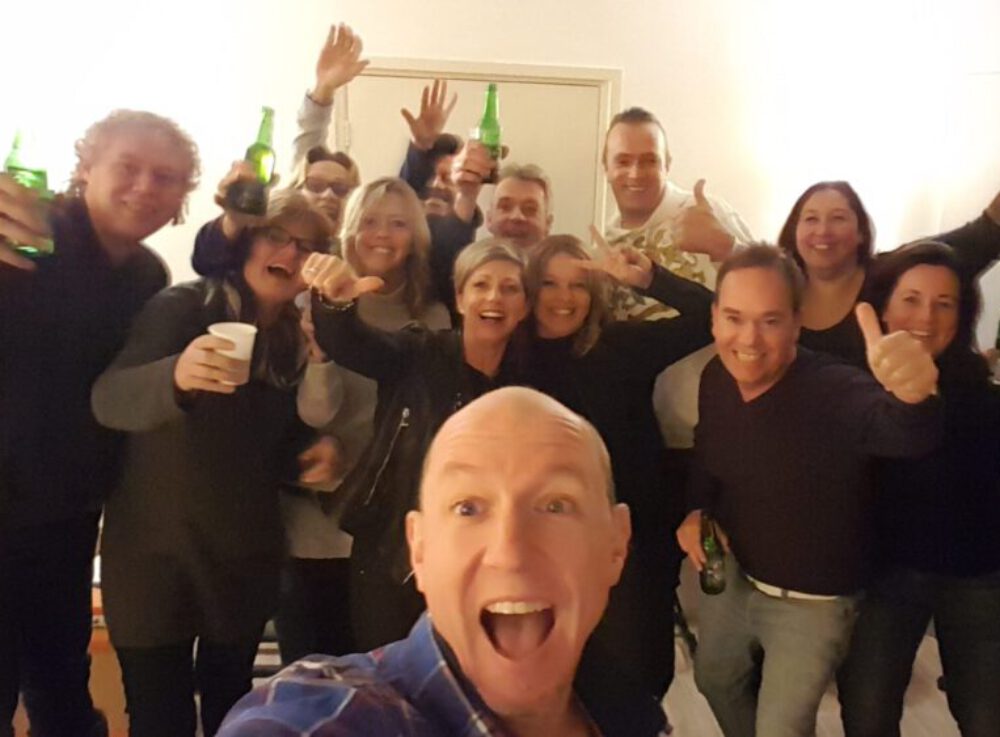 Workshop Neem een Hit op is niet alleen voor een vrijgezellenfeestje. Ook voor bedrijfsuitjes en andere gelegenheden is deze activiteit te boeken.